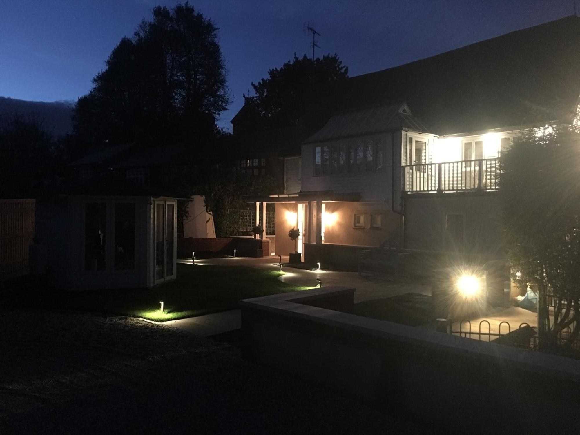Thames Edge Rooms 瓦林福德 外观 照片